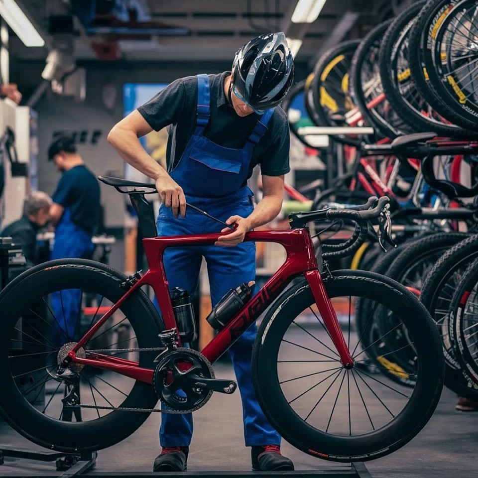 SUA BIKE EM BOAS MÃOS